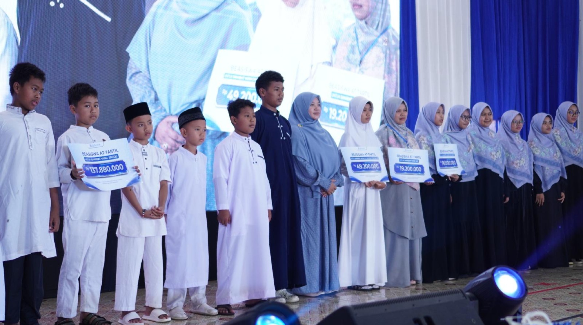 DT Peduli Sukabumi Salurkan Beasiswa Pendidikan untuk Santri Yatim di LTQ At-Tartil 