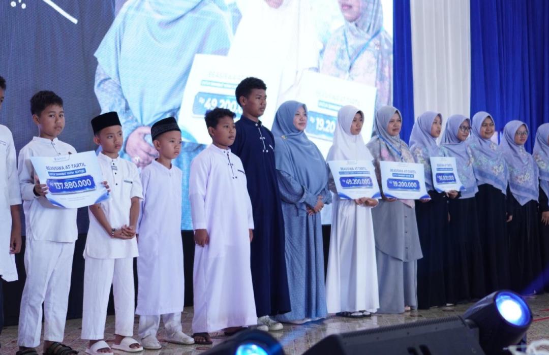 DT Peduli Sukabumi Salurkan Beasiswa Pendidikan untuk Santri Yatim di LTQ At-Tartil 