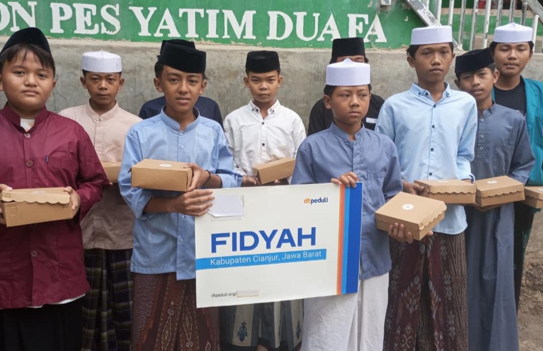 DT Peduli Cianjur Salurkan Amanah Fidyah untuk Santri Pondok Pesantren Asshobaniyah 