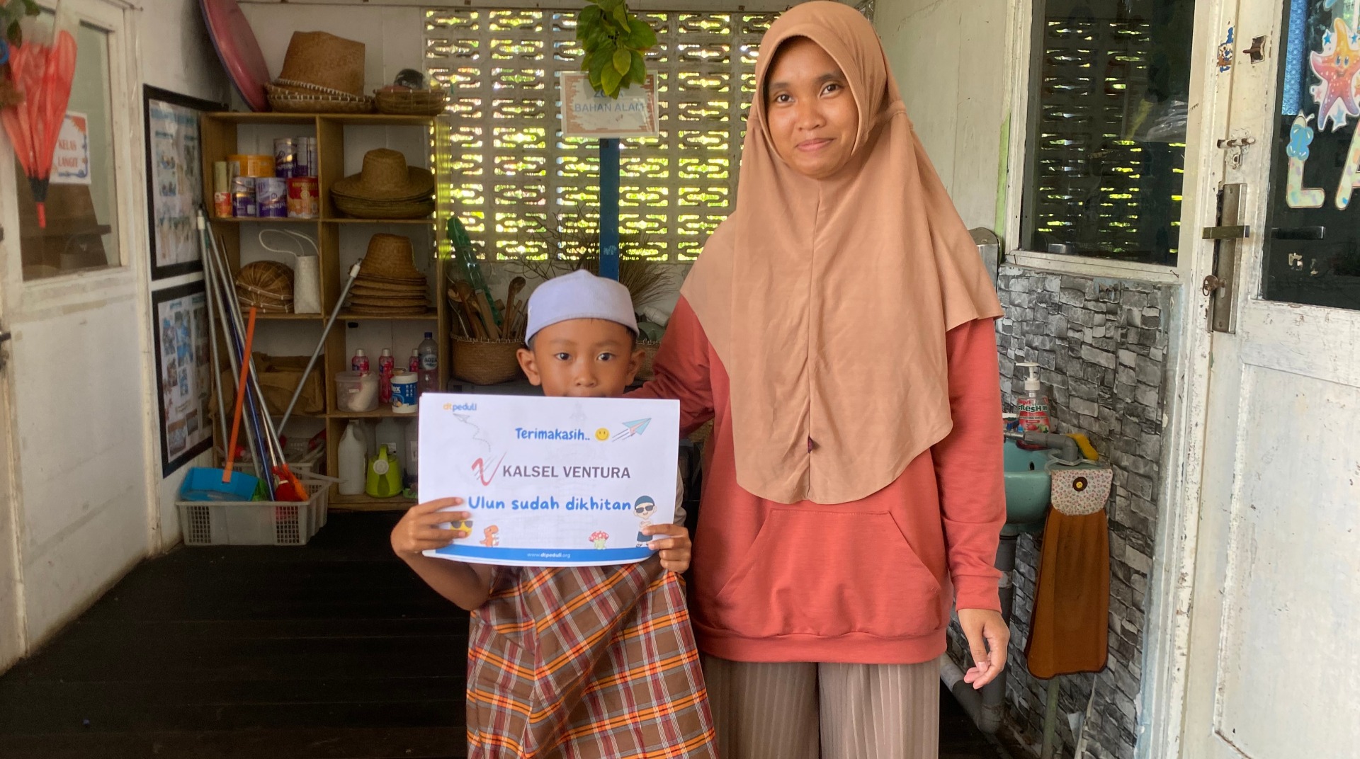 DT Peduli Kalsel Bersama PT Sarana Kalsel Ventura dan Sekolah Mawaddah Sukses Gelar Khitan Barokah 