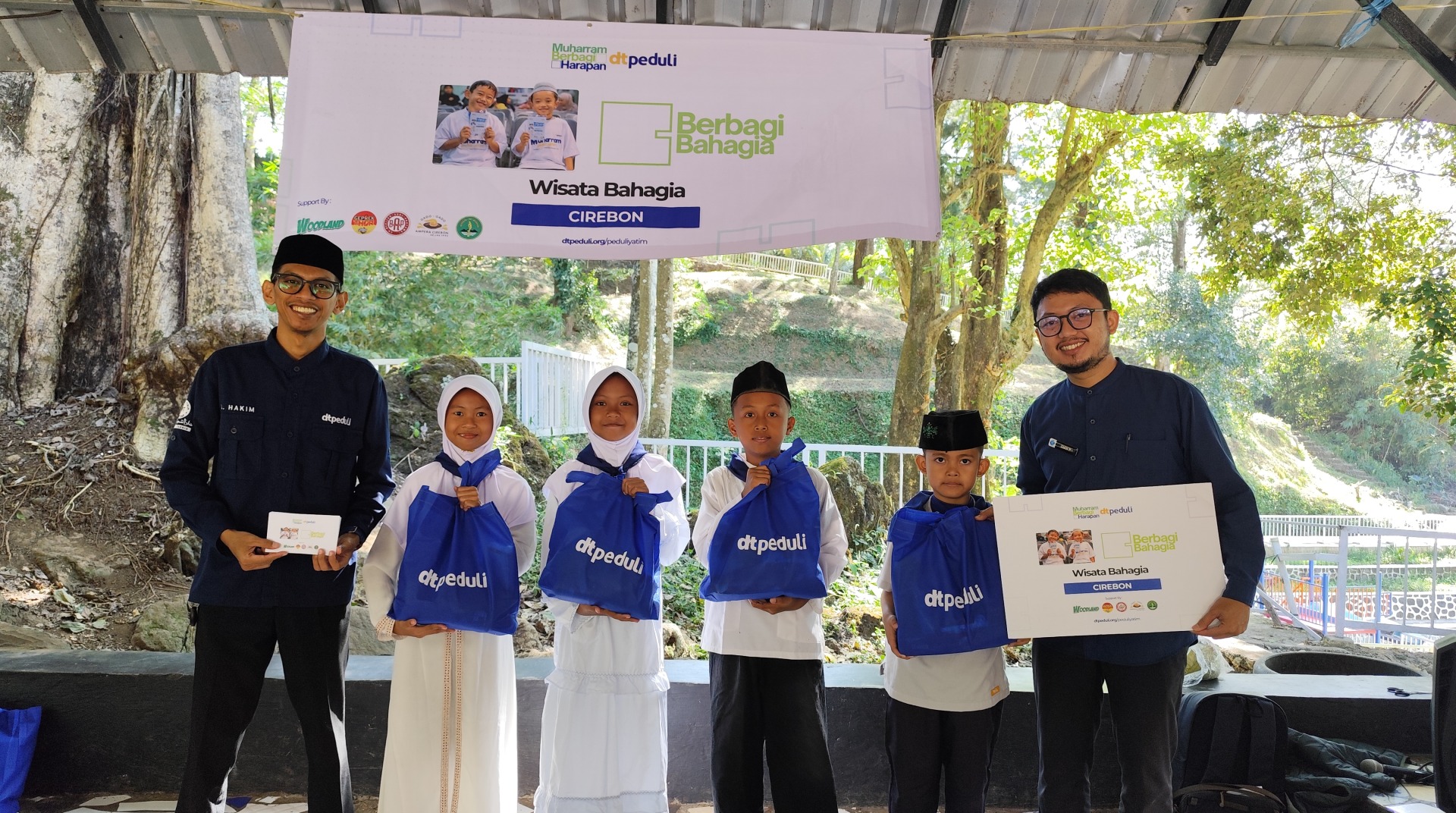Hadirkan Keceriaan di Bulan Muharram, DT Peduli Cirebon Ajak Anak Yatim Wisata Bahagia ke Woodland Kuningan 