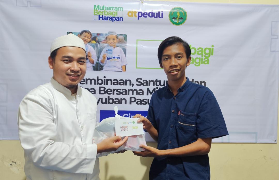 Peringati Milangkala ke 113, Paguyuban Pasundan Sinergi dengan DT Peduli Cirebon Santuni Santri Yatim Piatu