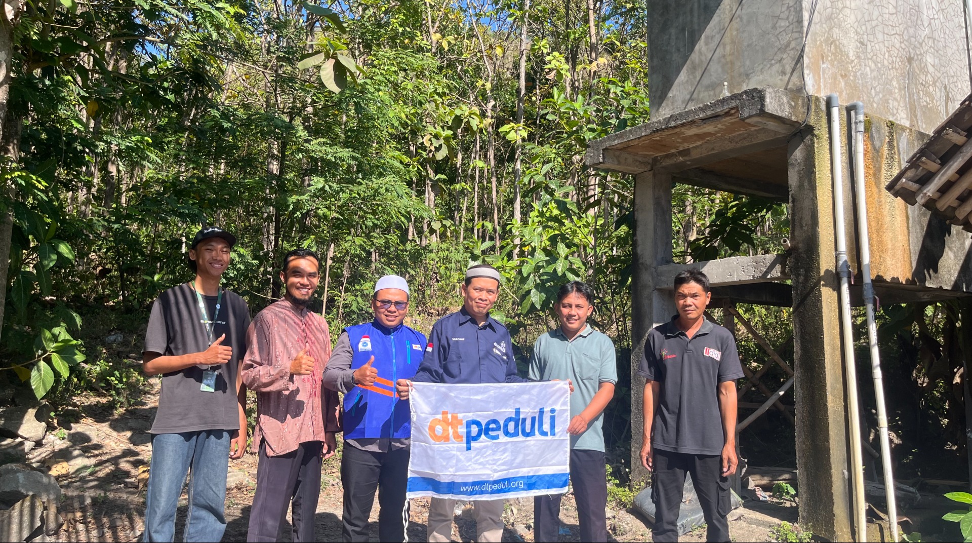 Kontur Tanah Didominasi Batu Kapur, DT Peduli Solo Bantu Penyediaan Air Bersih untuk Warga Dusun Geneng 