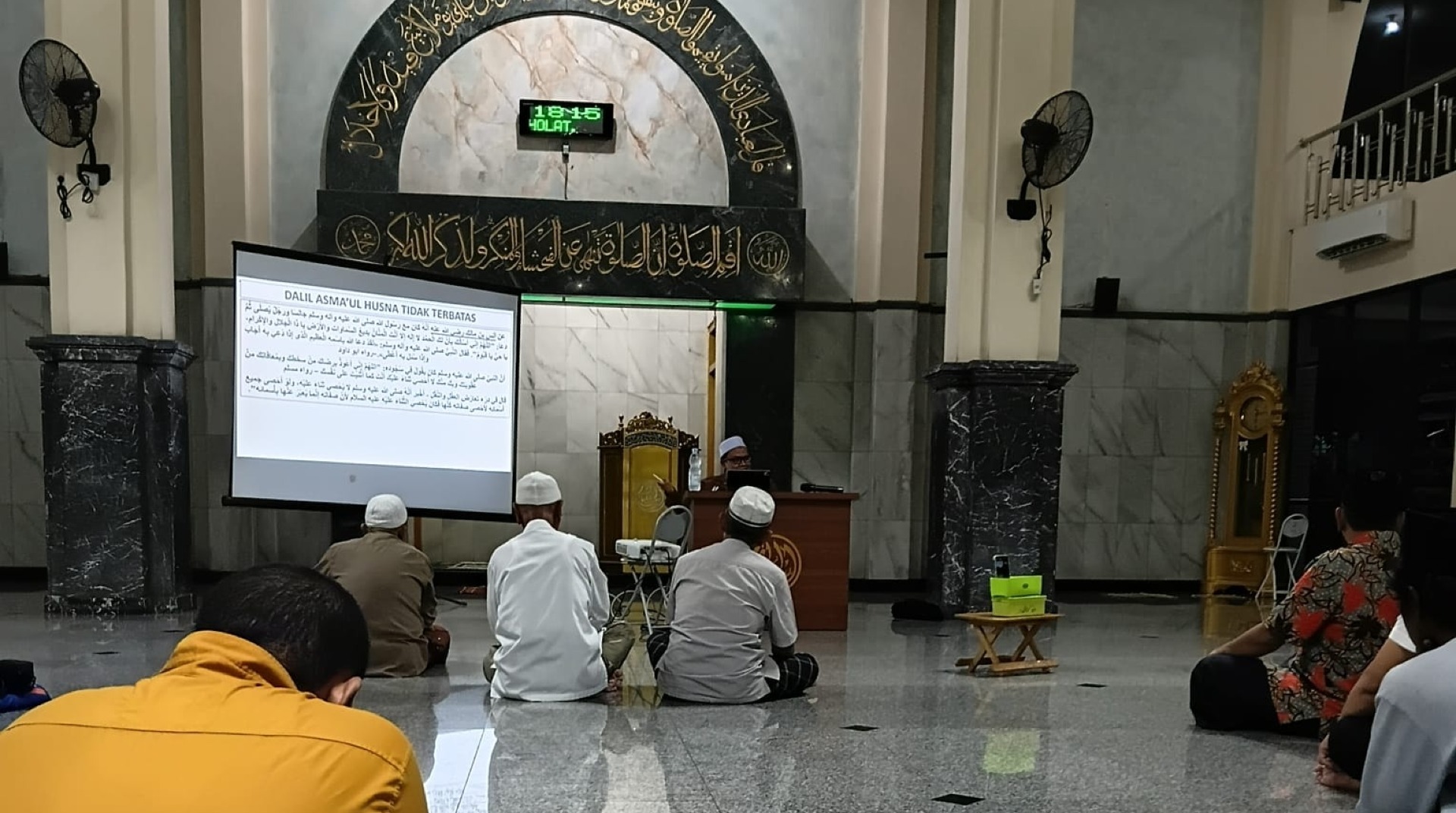 DT Peduli Surabaya Gelar Kajian Tauhid Perdana Bersama Ustaz Abdul Wahid Alfaizin di Masjid Baitussalam 