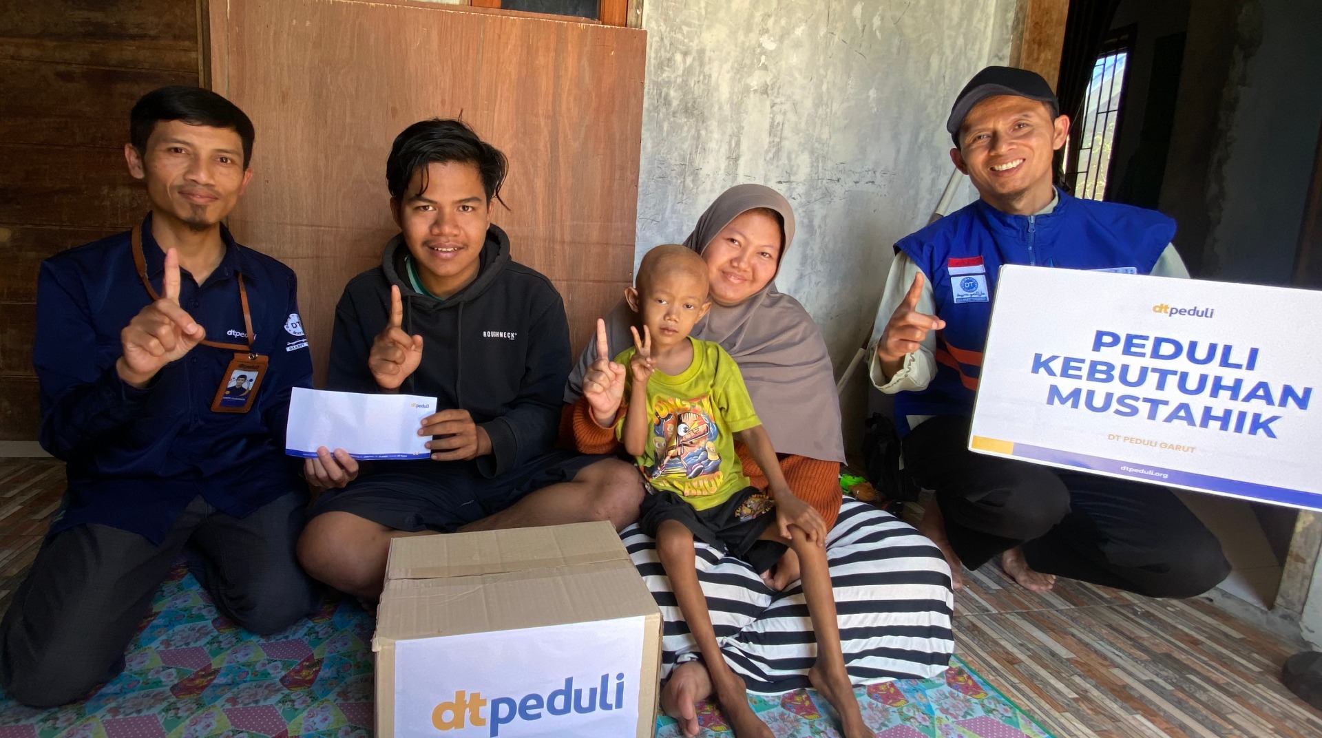 DT Peduli Garut Salurkan Santunan dan Sembako untuk Afzal yang Berjuang Melawan Tumor 