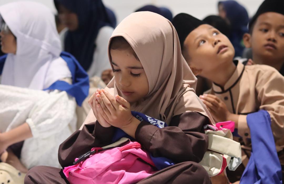 DT Peduli Tasikmalaya Gelar Muharram Berbagi Bahagia dengan Dongeng Ceria dan Belanja Bersama Yatim Dhuafa
