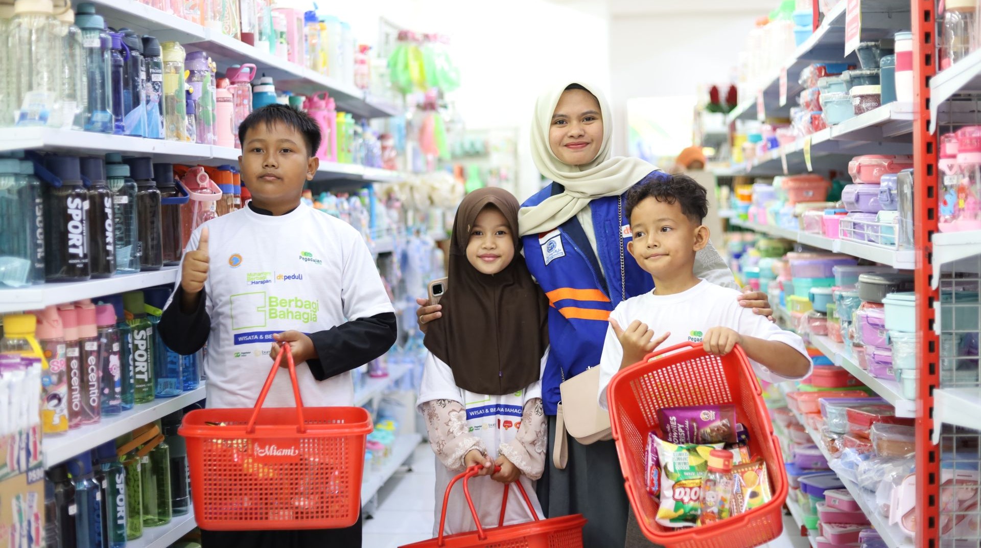 Anak-Anak Yatim Desa Taraju Rasakan Kebahagiaan Wisata dan Belanja Bahagia  