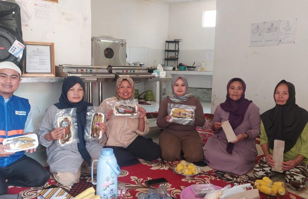 Tingkatkan Kemandirian Ekonomi, DT Peduli Bandung Susun Program Pendampingan UMKM Pindang di Desa Cukanggenteng 