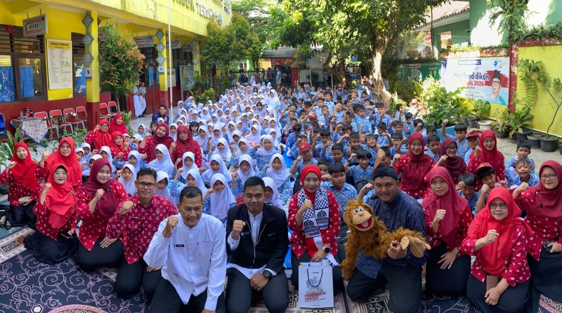 DT Peduli Depok Gelar Dongeng Edukatif dan Galang Dana Palestina di SDN Pondok Terong 1 Depok 