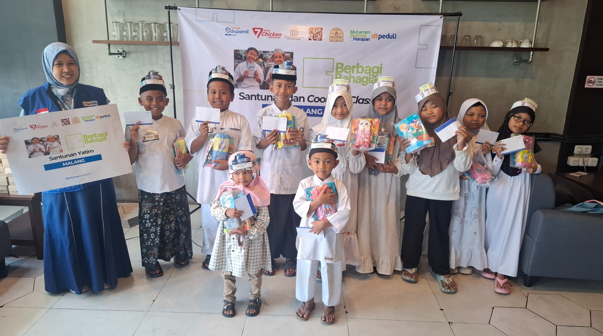 Muharram Berbagi Harapan, DT Peduli Malang Gelar Cooking Class dan Beri Santunan untuk Anak Yatim 