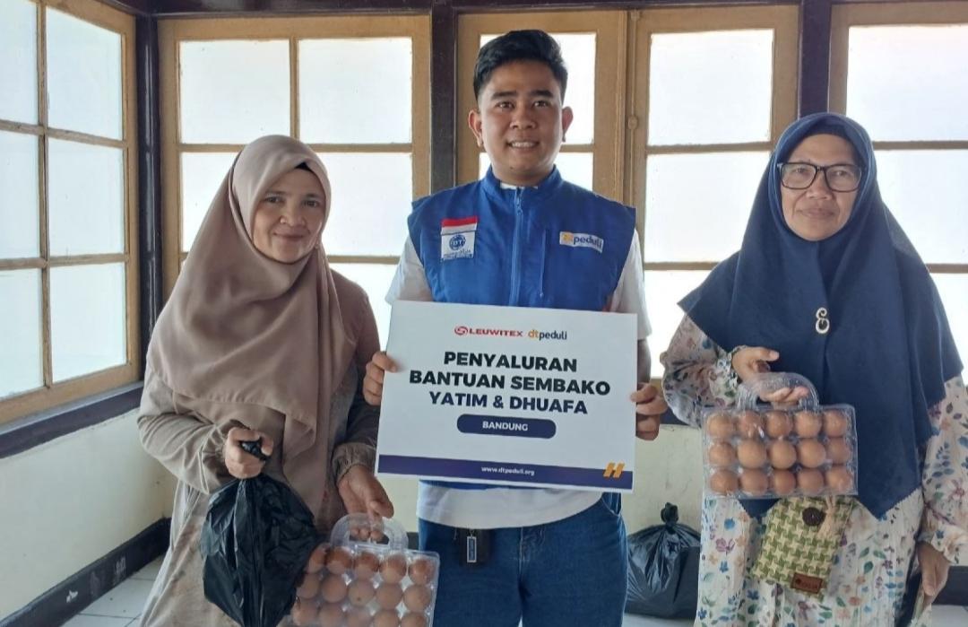 DT Peduli Bandung Sinergi dengan PT Leuwitex Salurkan Bantuan Sembako untuk Yatim dan Keluarga Dhuafa 