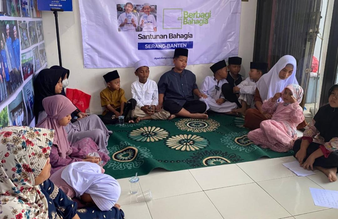 DT Peduli Serang Bahagiakan Anak Yatim dan Dhuafa dengan Salurkan Santunan di Bulan Muharram 