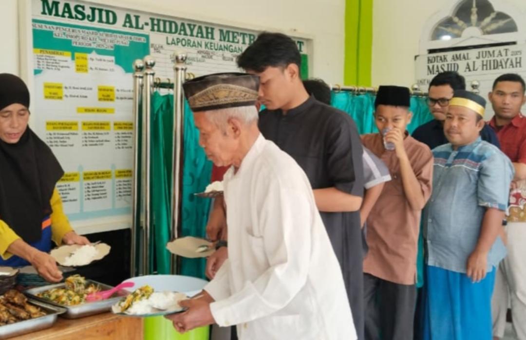 Pererat Ukhuwah di Lingkungan Masjid Al Hidayah, DT Peduli Metro Kembali Gelar Warung Sedekah 