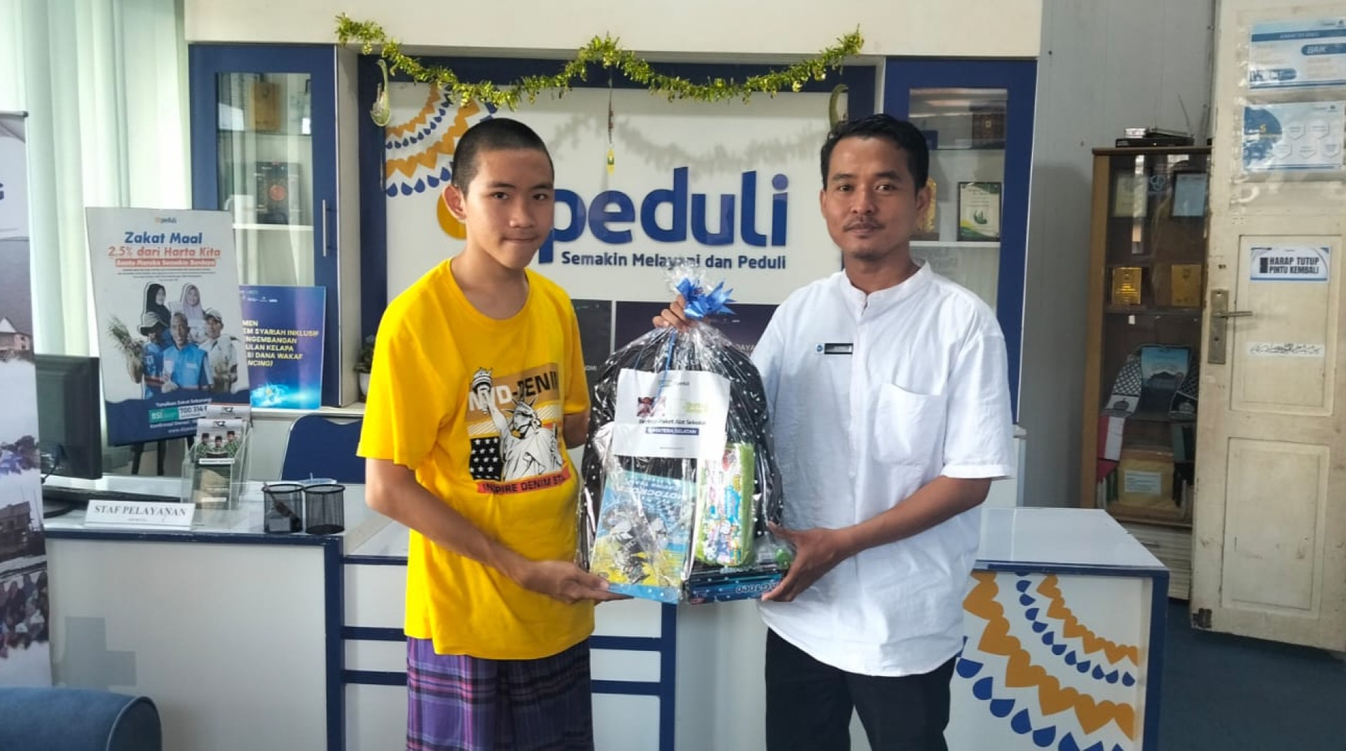 DT Peduli Sumsel Hadirkan Bahagia untuk Anak Dhuafa di Bulan Muharram dengan Salurkan Peralatan Sekolah