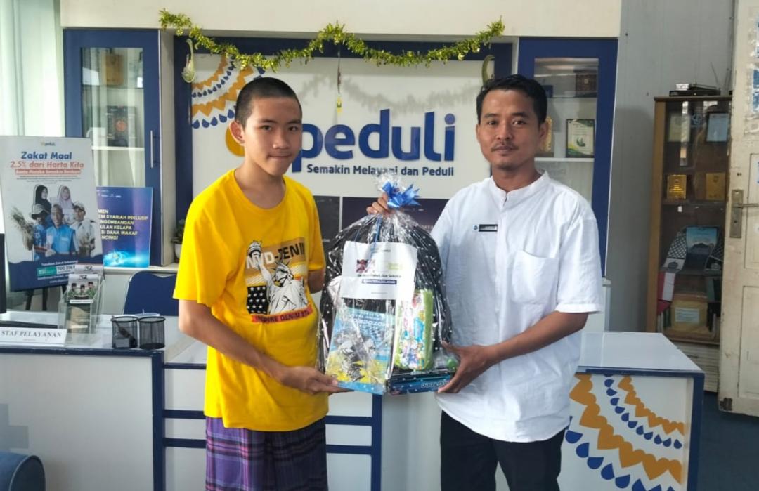 DT Peduli Sumsel Hadirkan Bahagia untuk Anak Dhuafa di Bulan Muharram dengan Salurkan Peralatan Sekolah