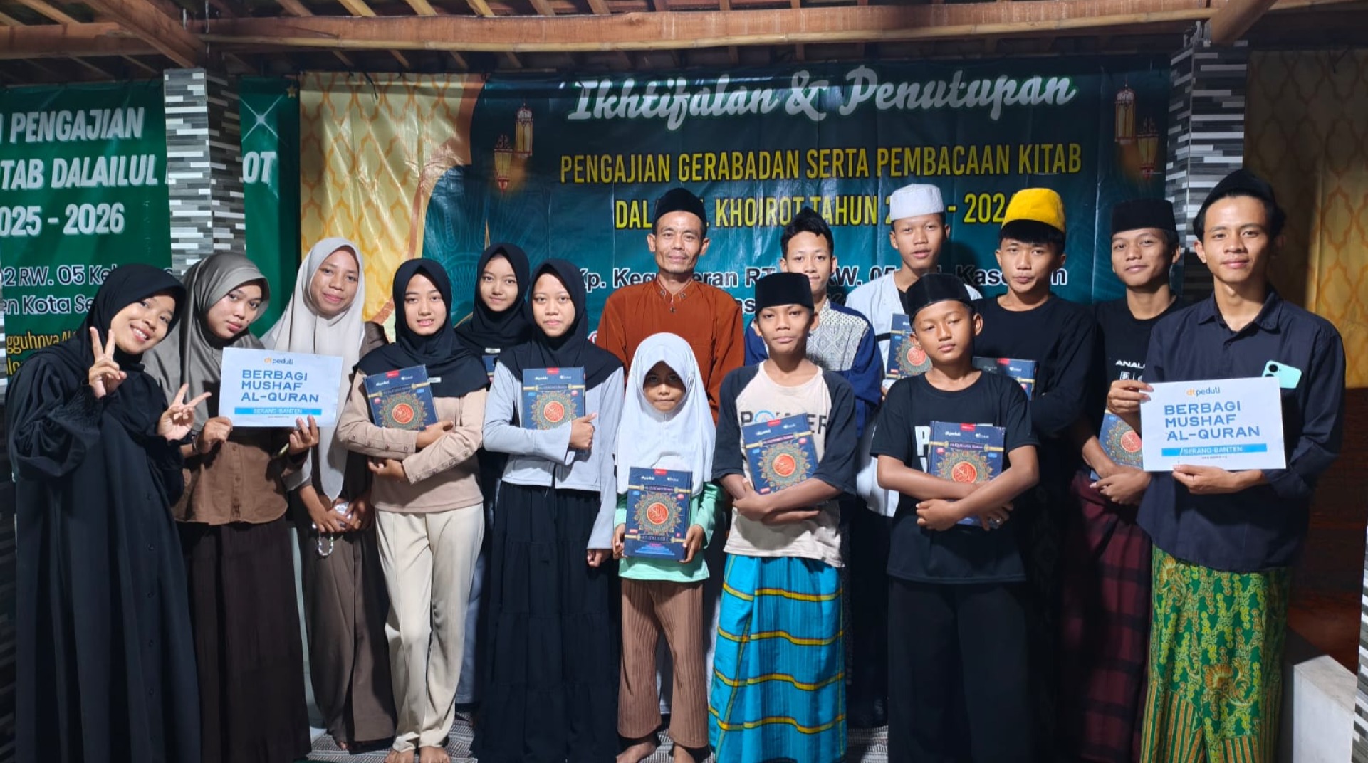 DT Peduli Serang Bersama KKM 40 Kasemen dan Generasi Menang Indonesia Salurkan Mushaf Al-Qur'an untuk Anak-Anak Pengajian