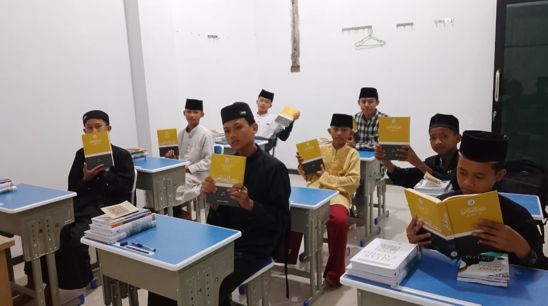 DT Peduli Lubuklinggau Sampaikan Materi Nilai-Nilai Daarut Tauhiid pada Santri Baru Muslihan Islamic School 