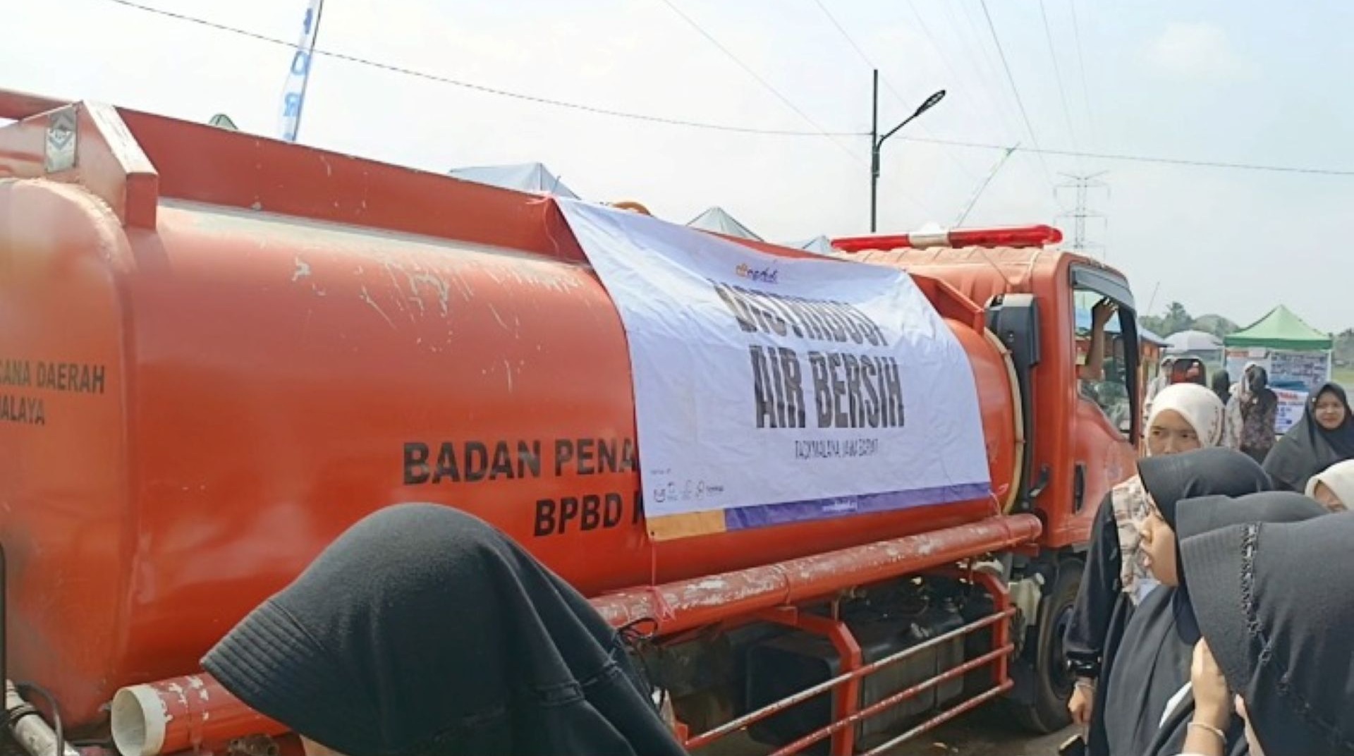 DT Peduli Salurkan Air Bersih pada Reuni Akbar dan Milad ke-104 Pondok Pesantren Sukahideng 