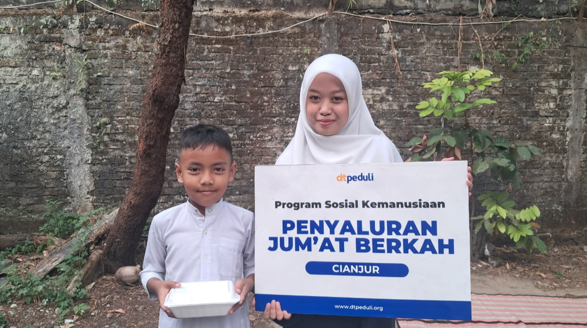 DT Peduli Cianjur Bahagiakan Santri Rumah Tahfidz Al-Qur’an dengan Program Jumat Berkah 