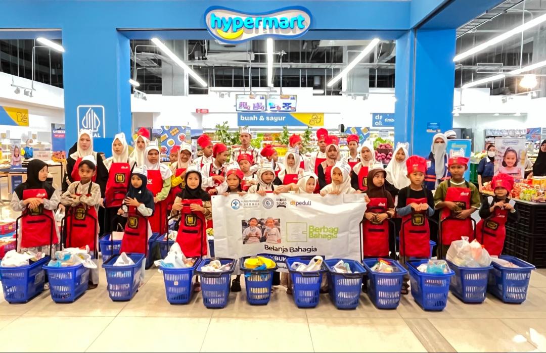 Muliakan Yatim dan Dhuafa, DT Peduli Lubuklinggau Ajak Anak-Anak TPA Binjai dan Panti Asuhan Belanja Bahagia 