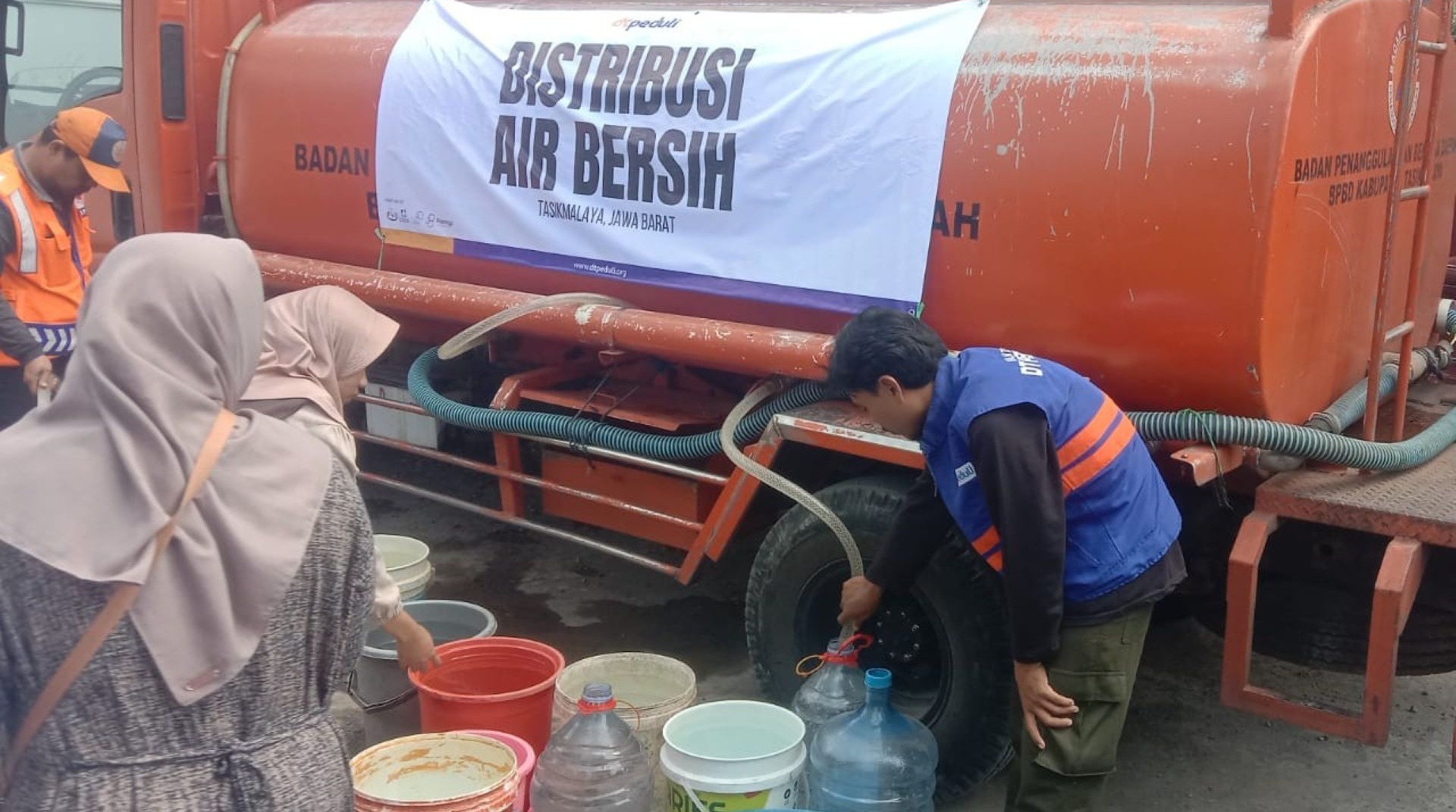 Saat Tanah Merekah, Setiap Tetes Air Mengalirkan Berkah 