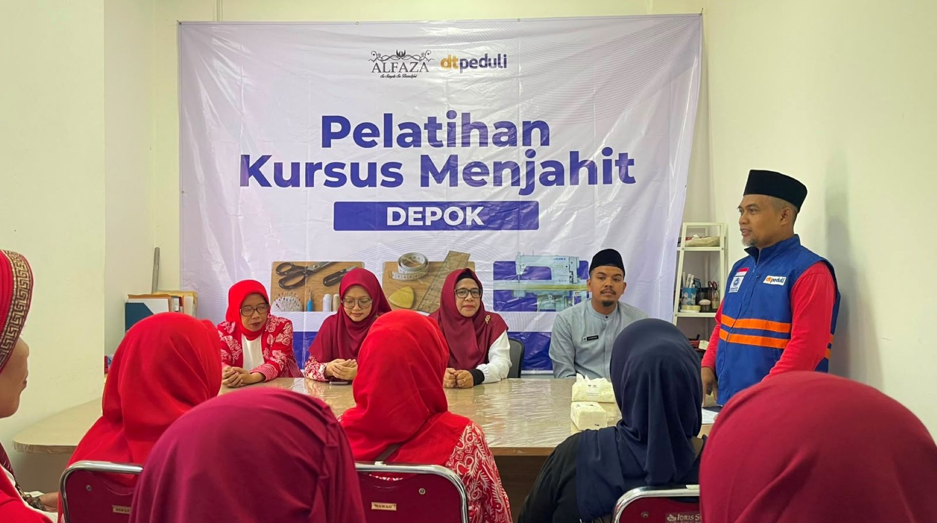 DT Peduli Depok Resmi Luncurkan Program Pelatihan Menjahit  