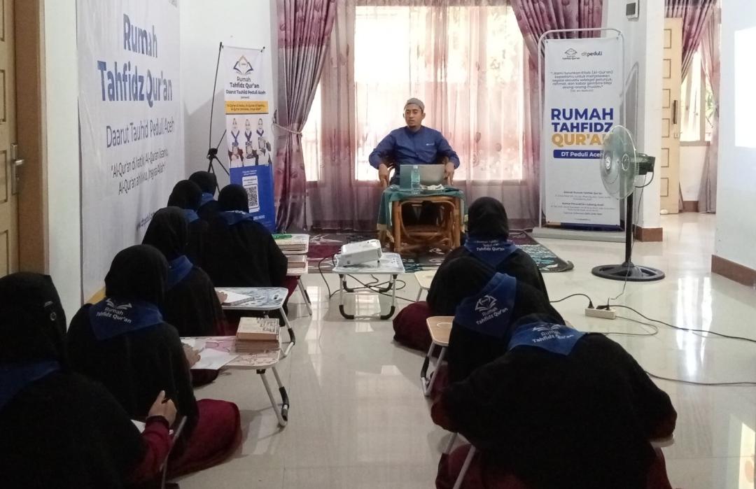 DT Peduli Aceh Gelar Pembinaan untuk Santri RTQ dengan Materi Fardhu 'Ain Bersama Ustaz Andrei Al Qudri