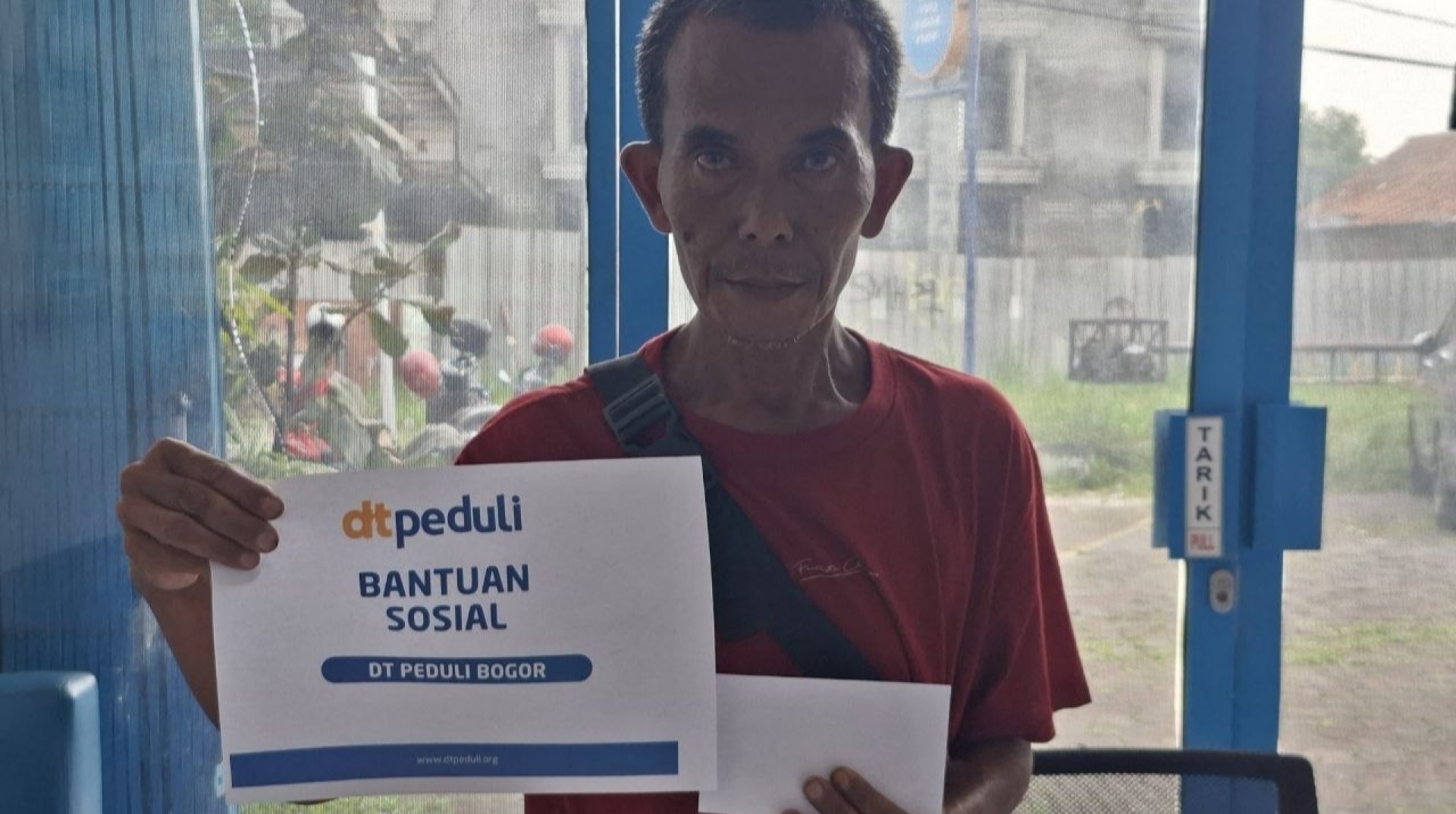 Ringankan Beban Sesama, DT Peduli Bogor Salurkan Bantuan Sosial untuk Warga Dhuafa