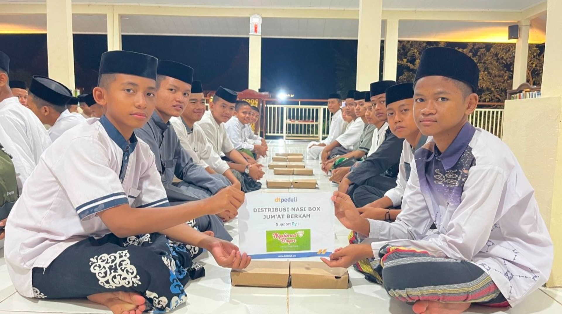 Dukung Para Santri Tetap Semangat Belajar Al-Qur'an, DT Peduli Bogor Salurkan Ratusan Paket Makanan