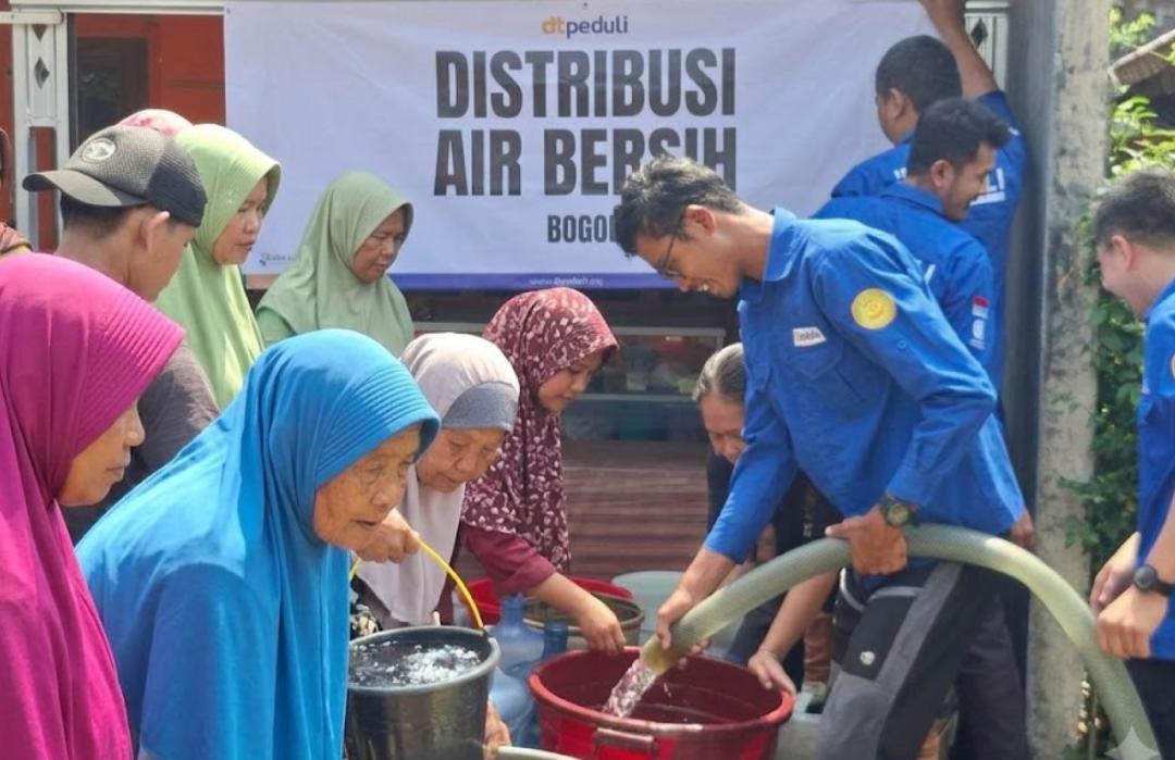 Kekeringan Panjang, DT Peduli Bogor Salurkan 40.000 Liter Air Bersih untuk Lima Dusun di Desa Weninggalih 