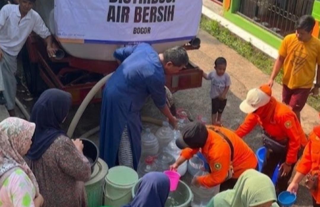 Sumur Mengering, Warga Desa Bantarsari Gembira Dapat Bantuan Air Bersih dari DT Peduli Bogor