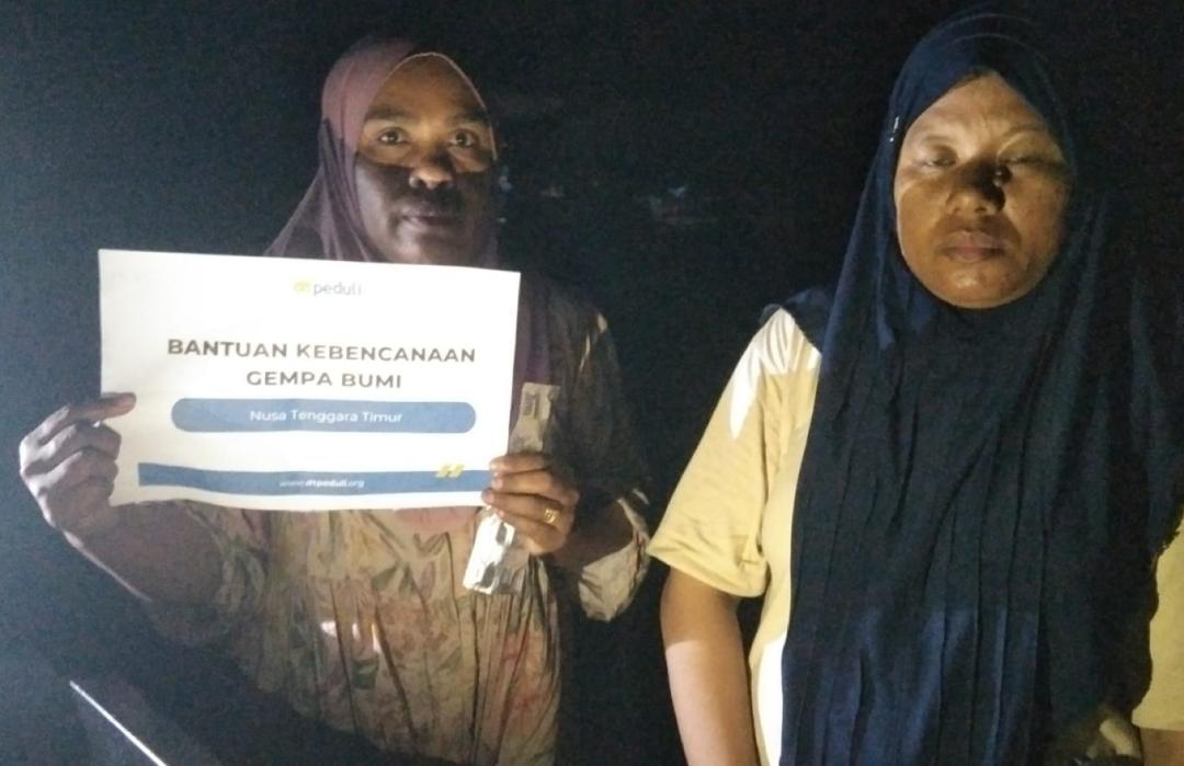DT Peduli Salurkan Bantuan Obat-obatan untuk Pengungsi Gempa di Sikka 