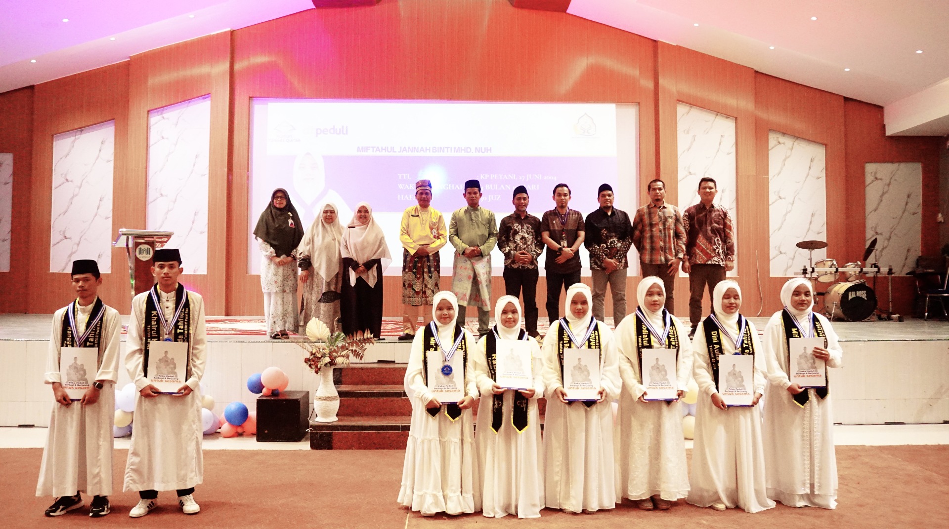 DT Peduli Riau Gelar Wisuda Santri Rumah Tahfidz Qur'an Angkatan Kedua 