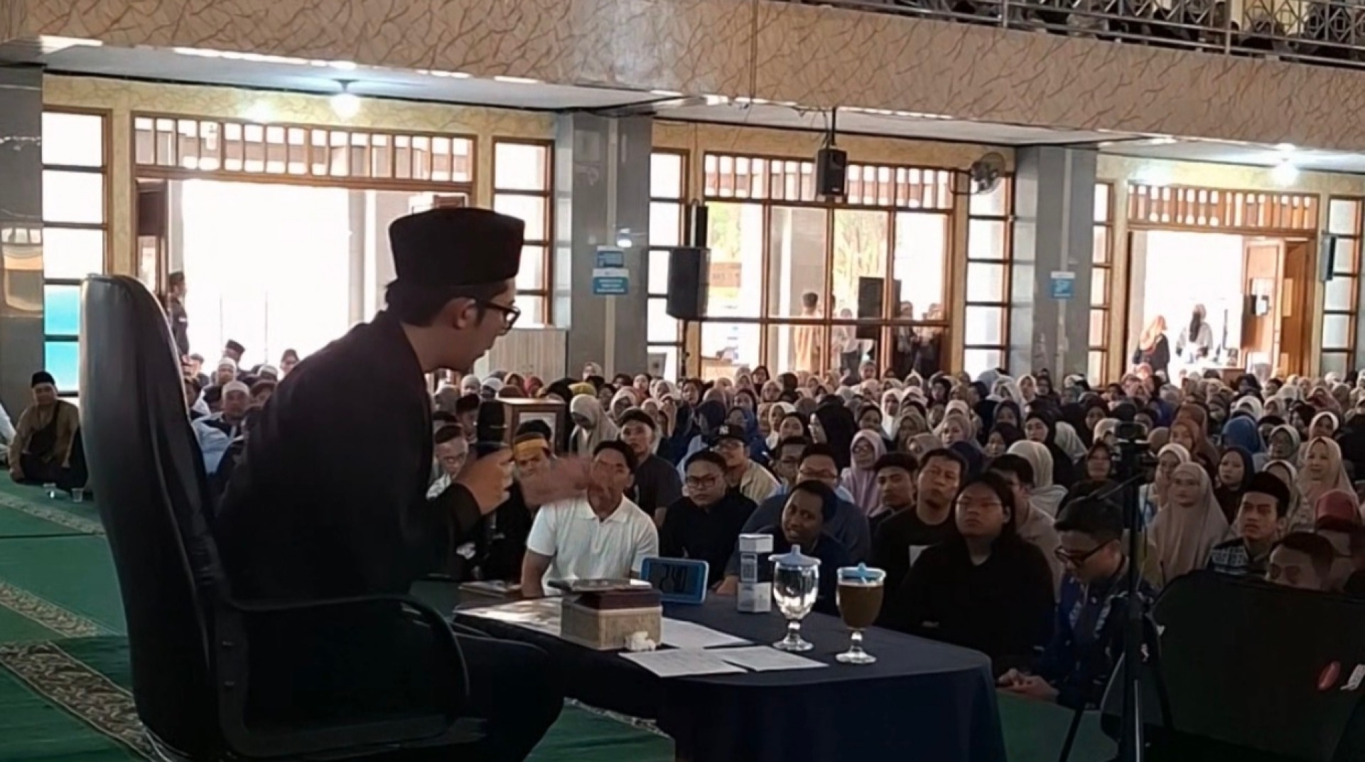 DT Peduli Garut dan DKM Masjid Agung Garut Gelar Kajian Bersama Ustaz Handy Bonny, Ribuan Jamaah Antusias Hadir