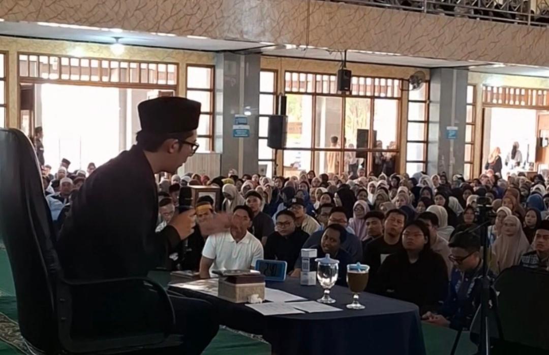 DT Peduli Garut dan DKM Masjid Agung Garut Gelar Kajian Bersama Ustaz Handy Bonny, Ribuan Jamaah Antusias Hadir