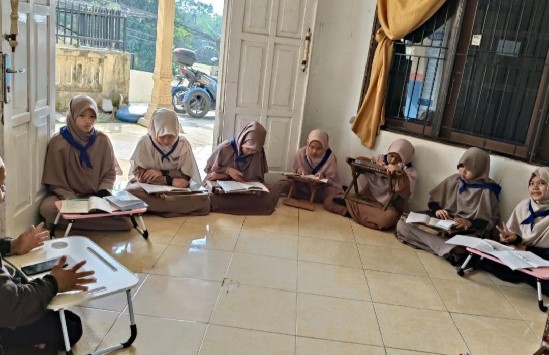 Perdalam Sejarah Kehidupan Rasulullah Saw, Santri RTQ DT Peduli Bogor Ikuti Kajian Siroh Nabawiyah 