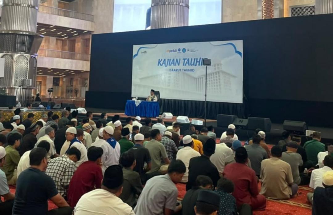 Ribuan Jamaah Padati Masjid Istiqlal, Simak Kajian Tauhiid Bersama Aa Gym, Abi Amir Faisol dan Syekh Asal Palestina