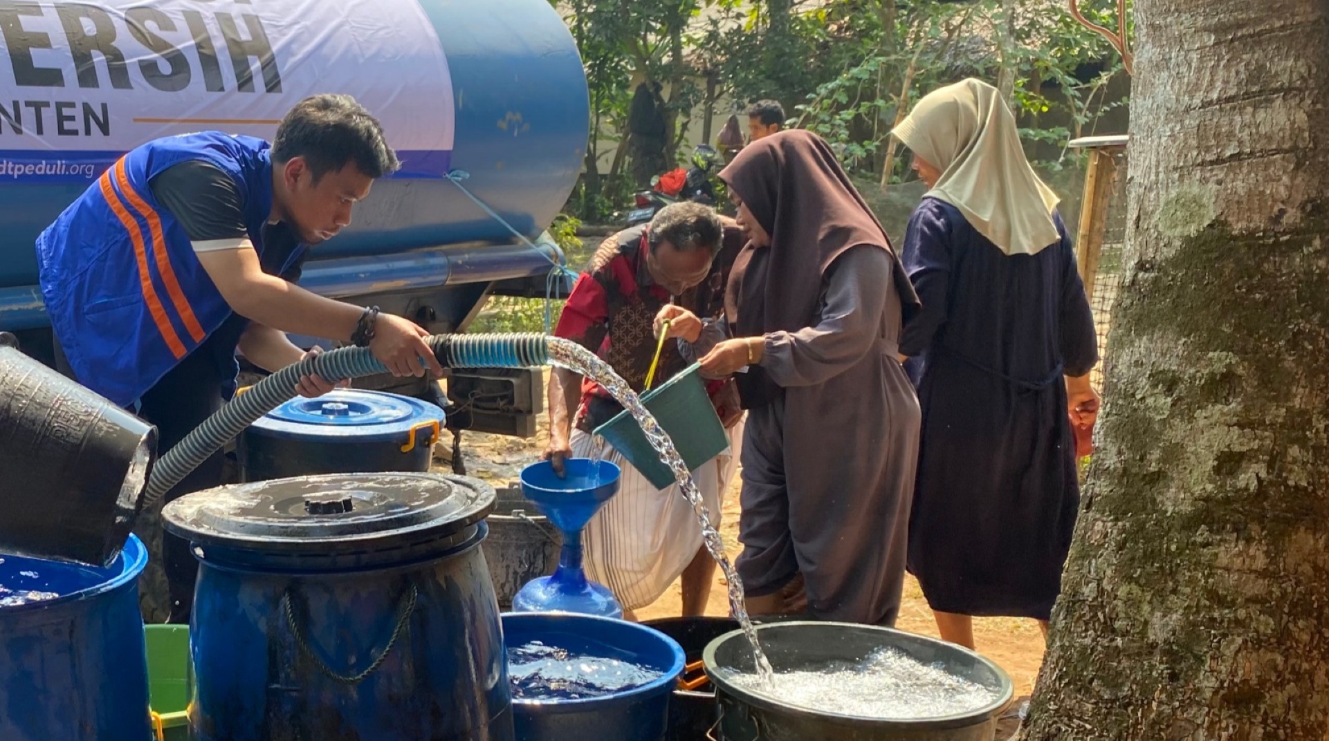 DT Peduli Serang Salurkan Bantuan Air Bersih untuk Warga Kabupaten Pandeglang