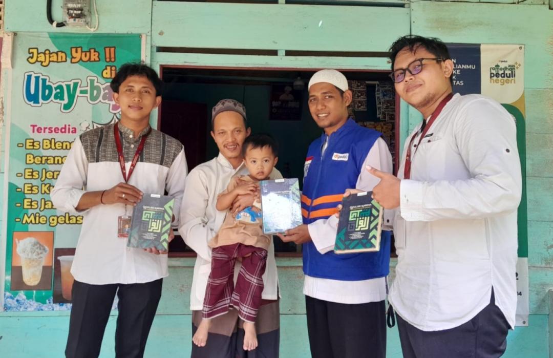 DT Peduli Jambi Salurkan Mushaf Al-Qur'an hingga ke Desa Tanjung Mulya