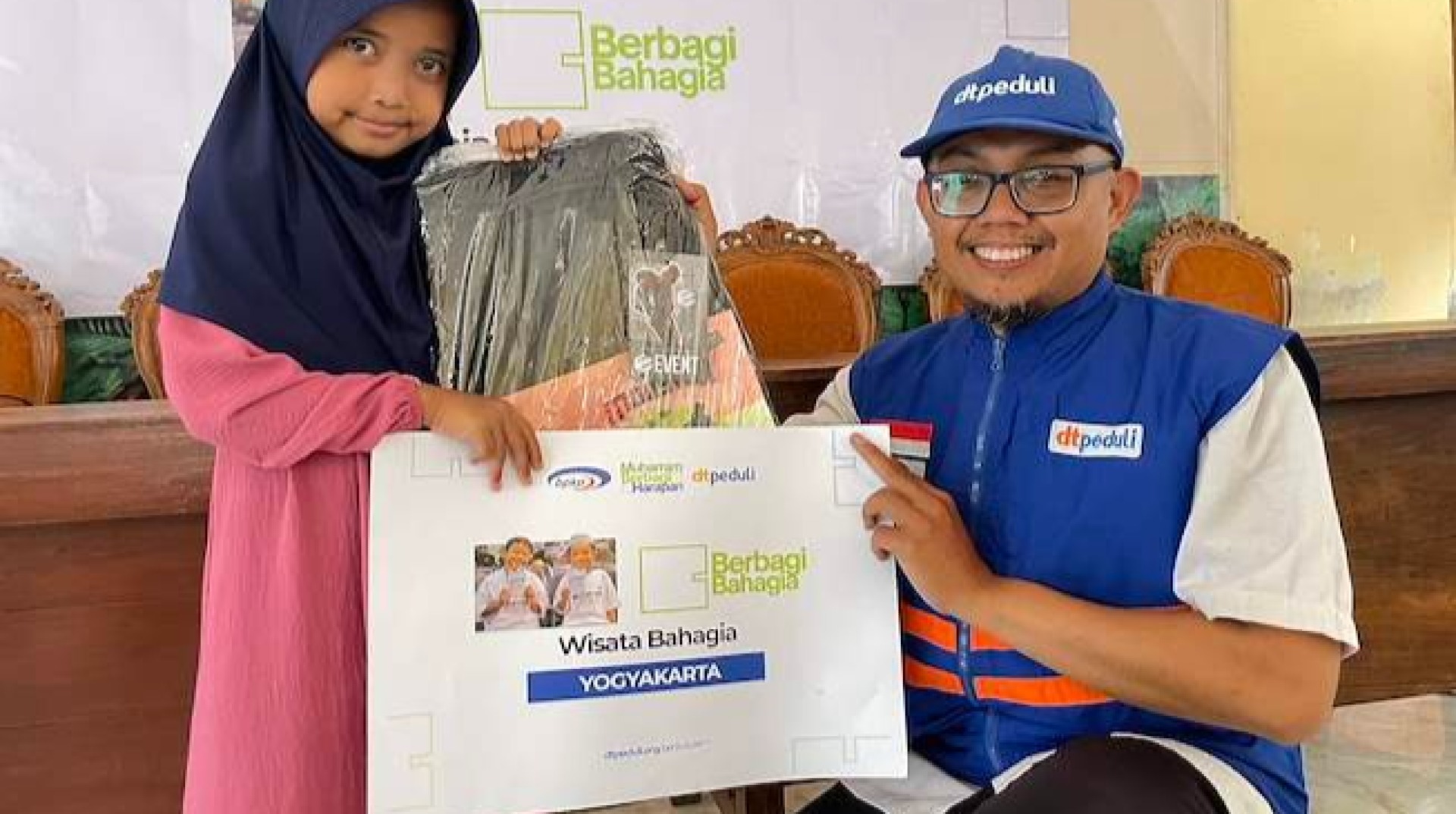 DT Peduli Yogyakarta Berbagi Perlengkapan Sekolah untuk Anak Yatim dan Dhuafa di Kulon Progo