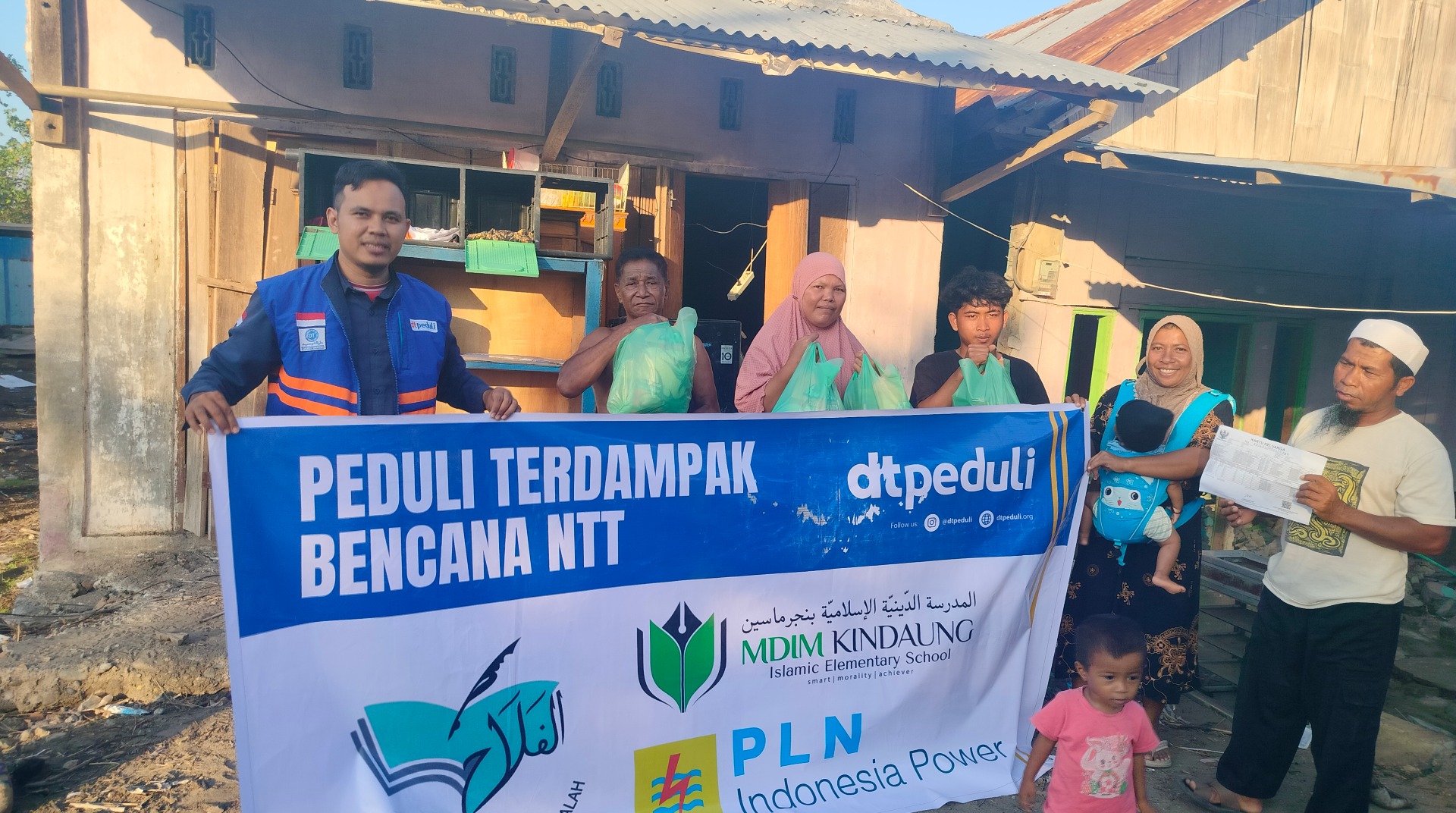 DT Peduli Salurkan Paket Pangan bagi Penyintas Gempa di Nagekeo NTT 
