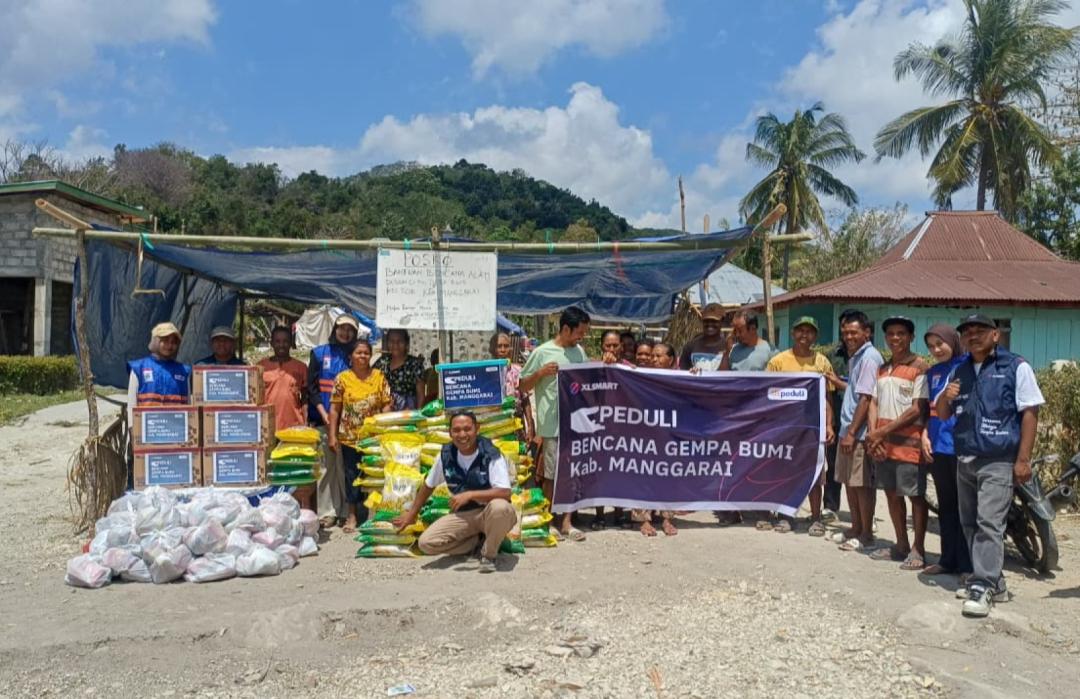 Menembus Jalan Terjal, DT Peduli Bersama XL Smart Salurkan Bantuan Kemanusiaan hingga Pelosok Manggarai