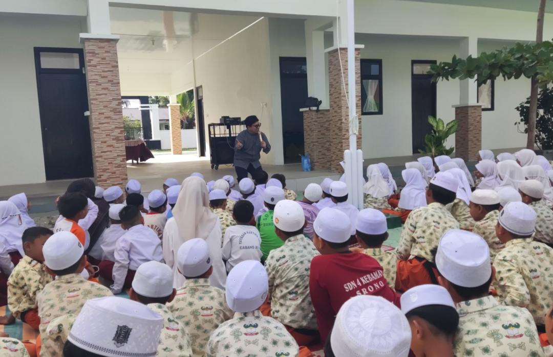 DT Peduli Aceh Gelar Kegiatan Berkisah Palestina Bersama Ustaz Wahyu Qece di SD Kartika 1 