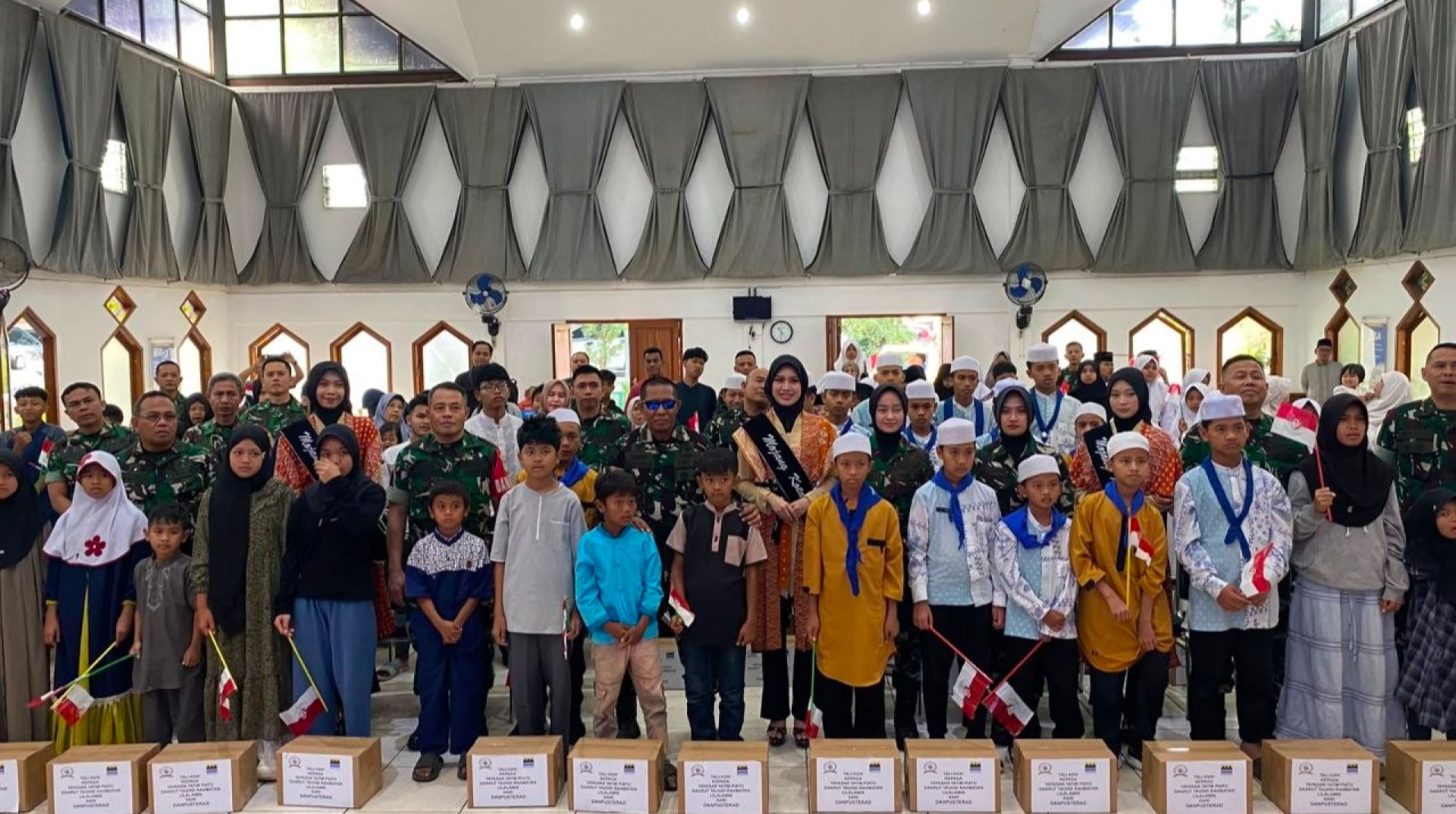 DANPUSTERAD Gelar Kegiatan Tali Asih untuk Ratusan Anak Yatim Binaan DT Peduli Bandung 