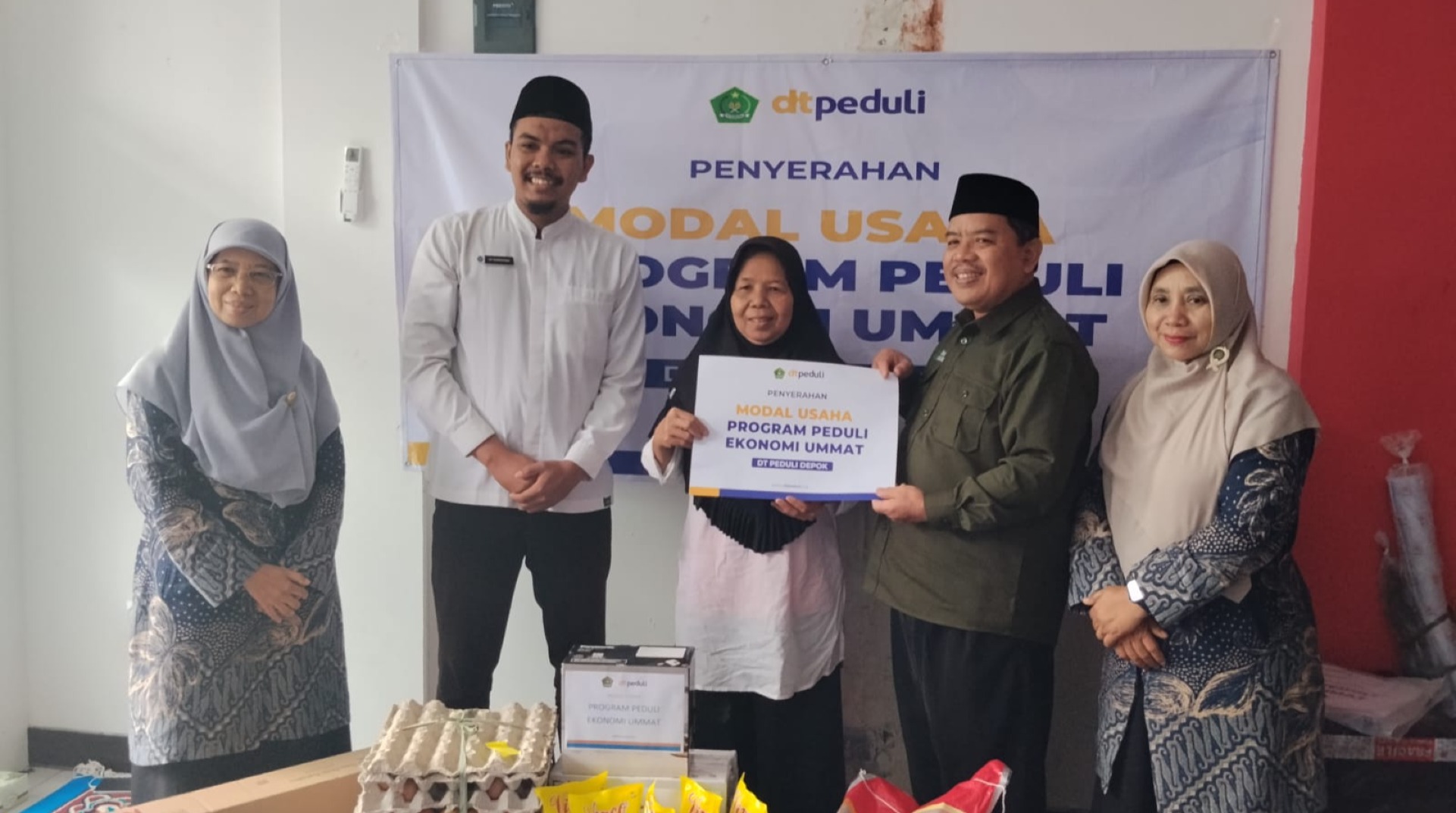 DT Peduli Depok Sinergi dengan Kemenag dan KUA Beji Salurkan Bantuan Modal Usaha 