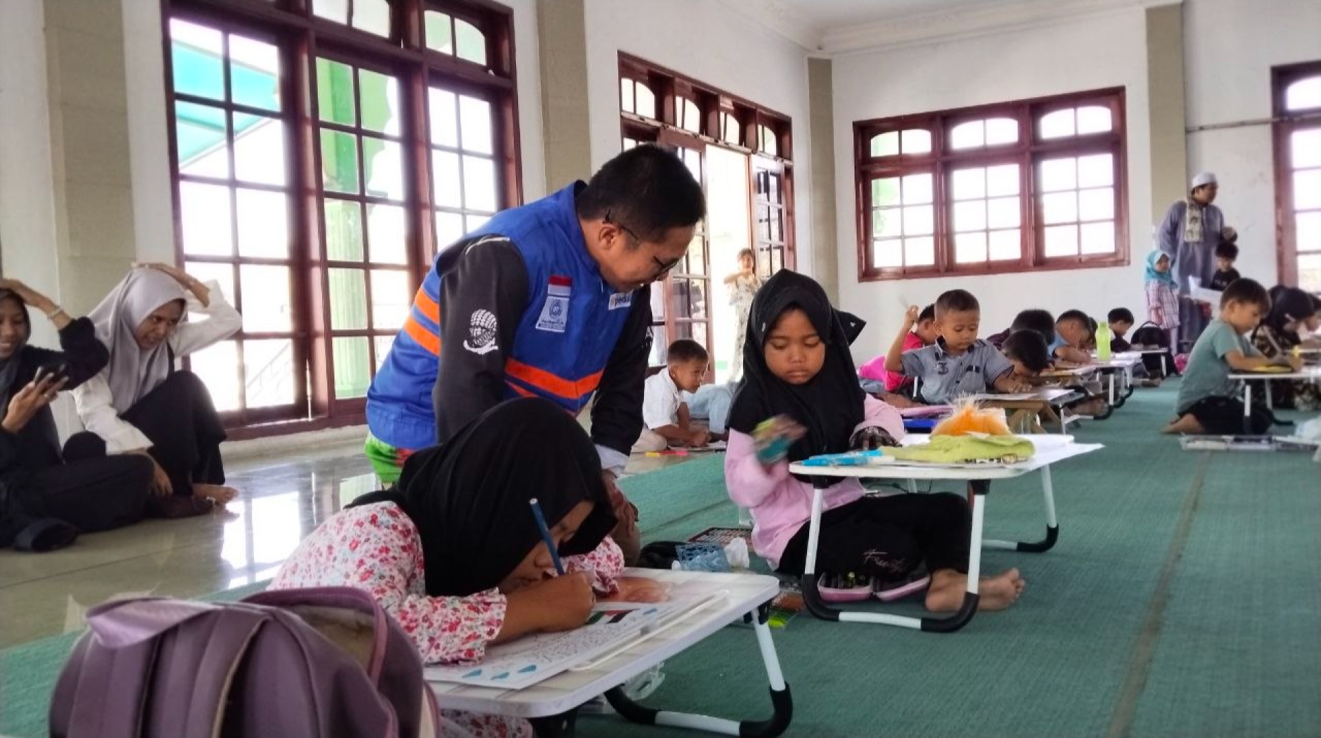 DT Peduli Kuningan Gelar Maulid Nabi Muhamad saw dan Lomba Mewarnai di Masjid Hidayaatul Islam 