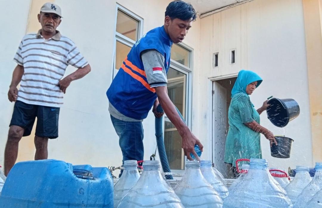 Bantu Atasi Kekeringan, DT Peduli Kuningan Salurkan 28.000 Liter Air Bersih ke Desa Cimahi dan Pakembangan