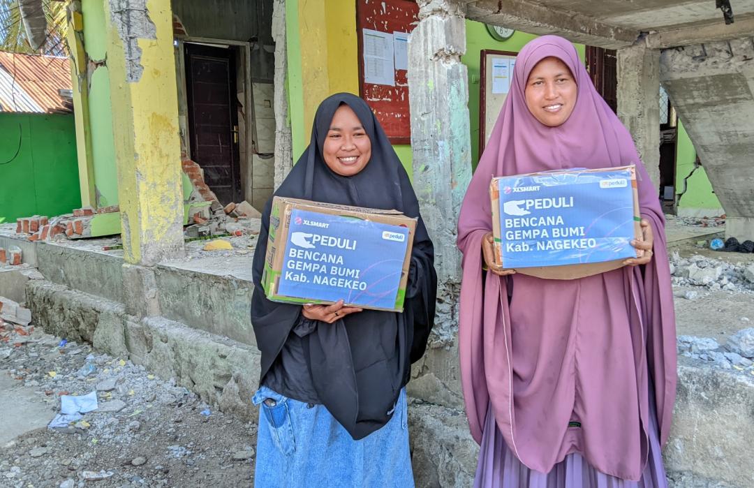 XL Smart Bersama DT Peduli NTB Salurkan Bantuan Sembako untuk Warga Terdampak Gempa di Nagekeo, NTT