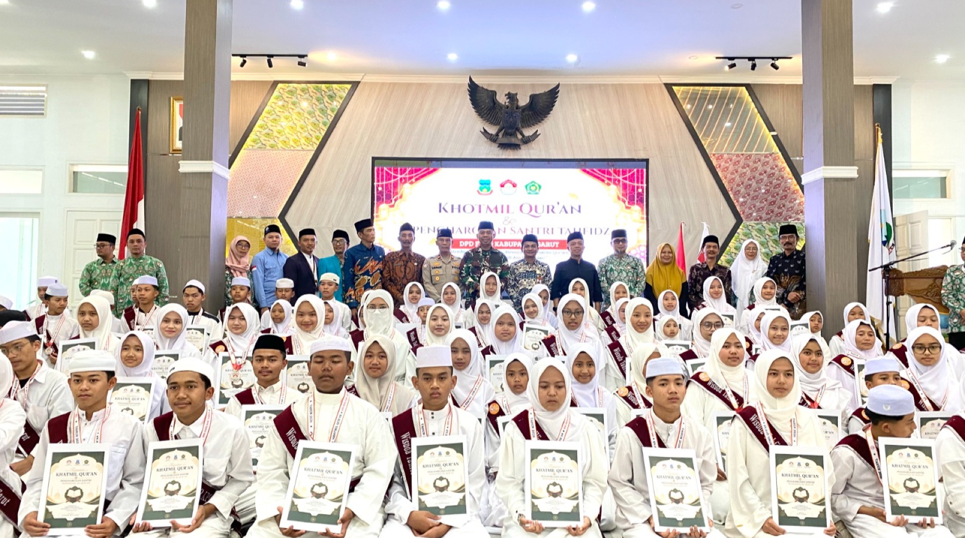 DT Peduli Garut Dukung Kegiatan Khotmil Qur'an di Pendopo  Kabupaten Garut 