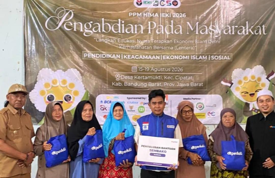 DT Peduli Bandung Bersama PPM HIMA IEKI 2026 Salurkan Sembako untuk Dhuafa dan Lansia di Desa Kertamukti